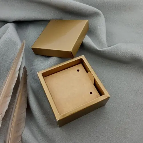 Коробочка картонна